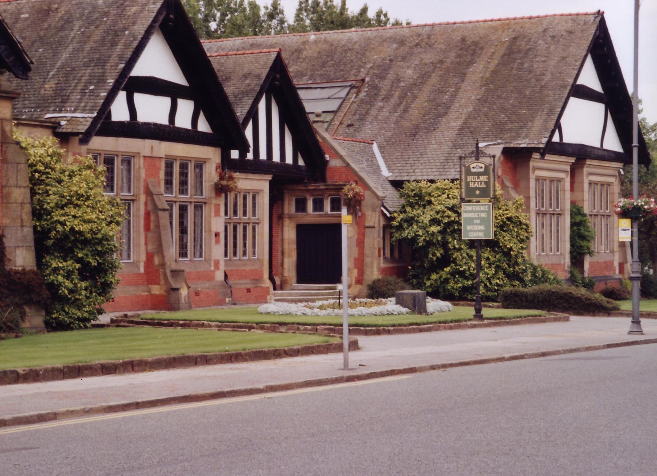 Port_Sunlight_2004-08-27_Hulme_Hall